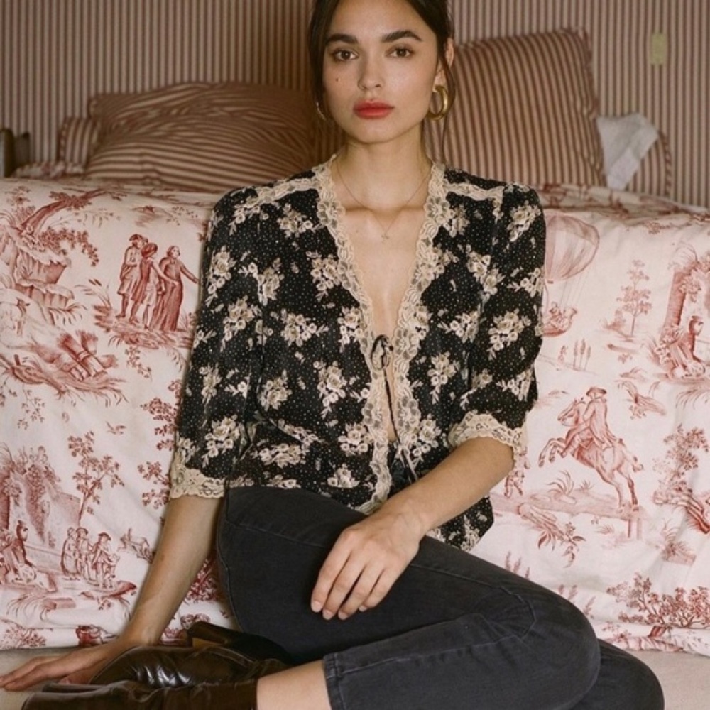 ISO Rouje Aldo Blouse